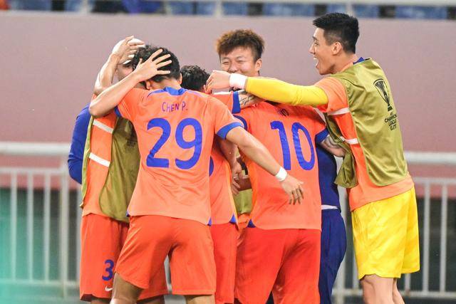 女排土超瓦基弗0-3加拉塔萨雷 袁心玥首发两局4分
